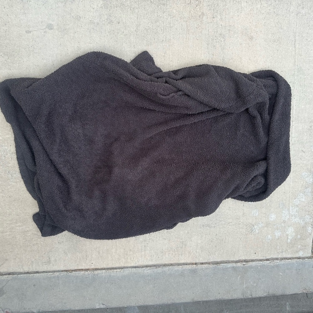 Cozy Black Fleece Robe - Picture 5 of 6